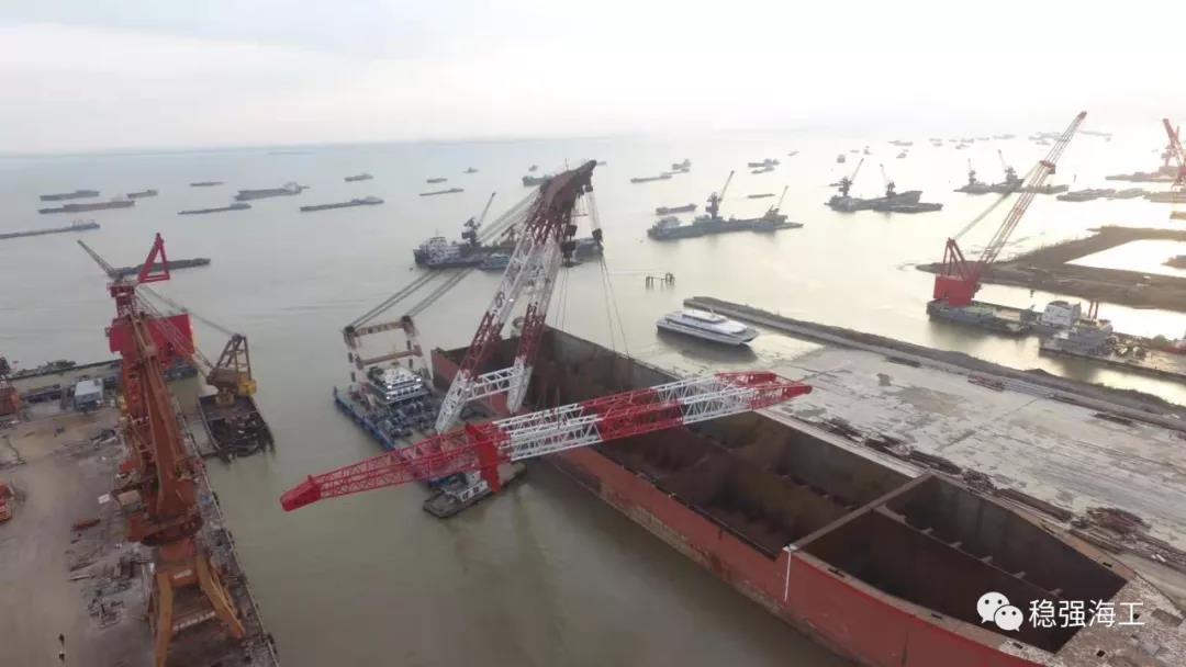 全回轉浮吊臂架吊裝.jpg